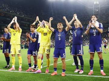39歳長友佑都 2戦連続出番なしもベンチで存在感 「試合に出たい気持ちはもちろん強い」妻・平愛梨と子どもも観戦「やっぱり試合に出ている姿をみせたい」