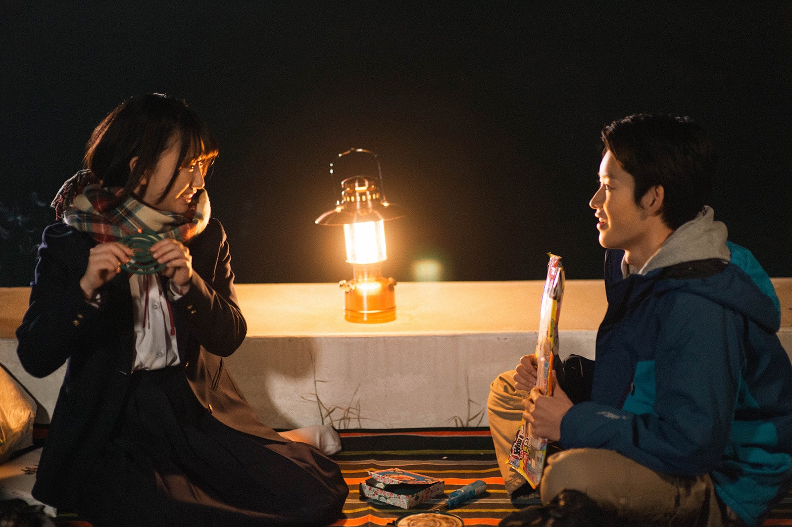 佐々木悠華、山時聡真 （C）2022「散歩時間～その日を待ちながら～」製作委員会