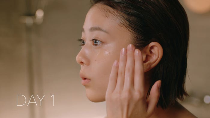 高畑充希/新CM「すっぴん変わるクレンジング篇」より(提供写真)