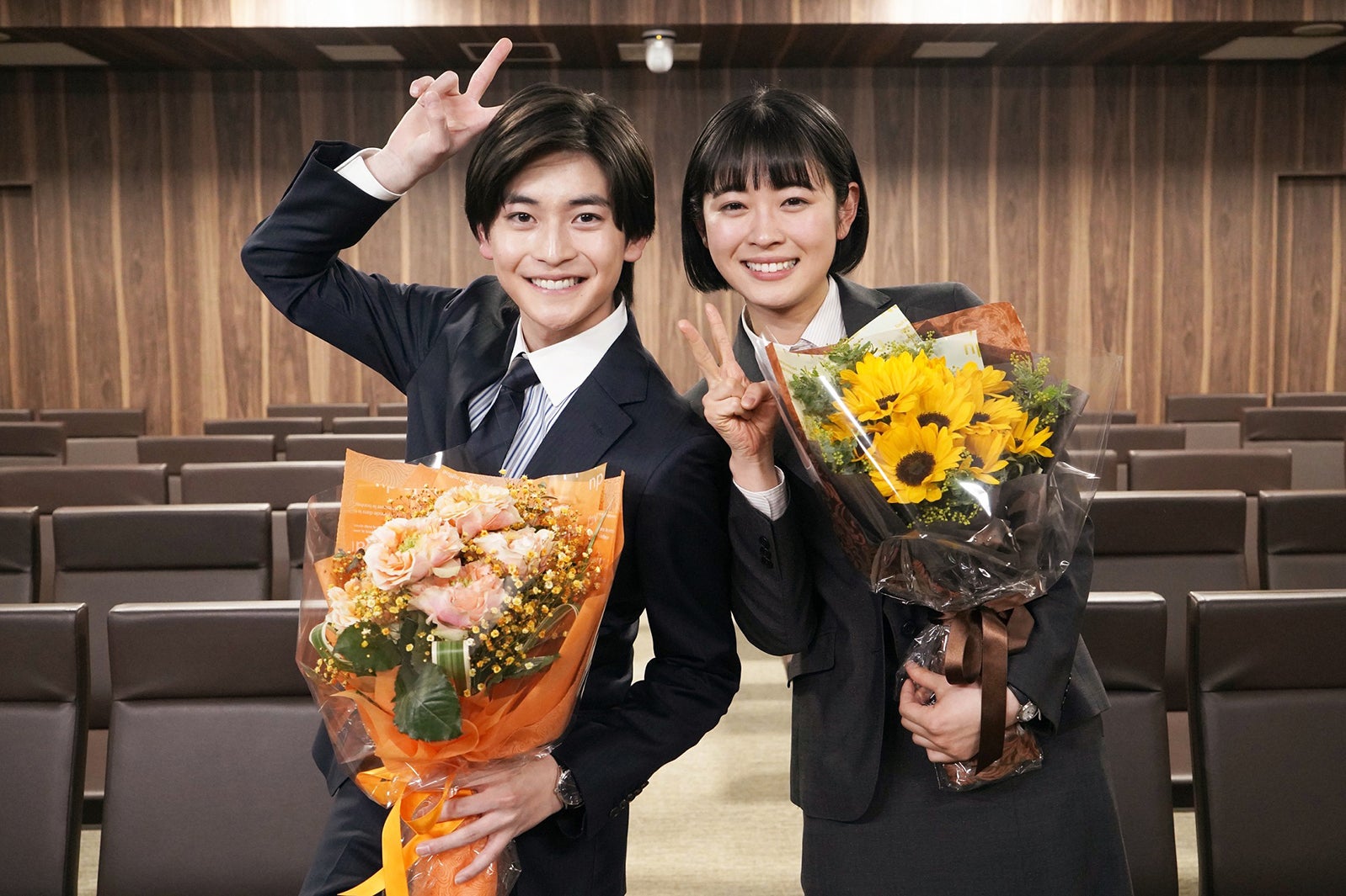 高橋文哉、河村花（C）フジテレビ