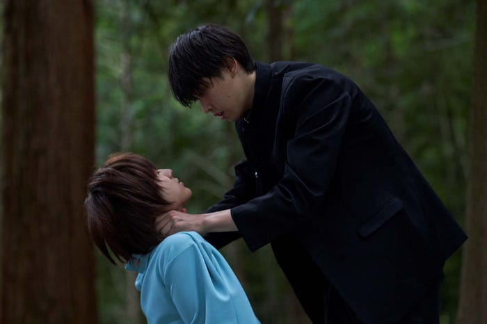 荒木飛羽、堀夏喜「少年のアビス」最終話より(C)峰浪りょう・集英社/「少年のアビス」製作委員会・MBS