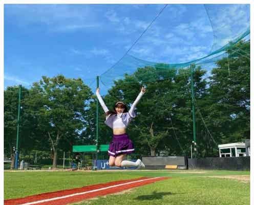 NiziUニナ、美ウエストチラリ“ジャンプショット”に反響「浮いてるみたいで可愛い」「美少女すぎる」