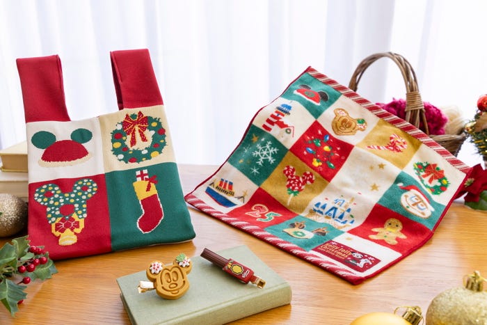 トートバッグ3,400円、ウォッシュタオル1,200円、ヘアクリップセット1,600円(C)Disney