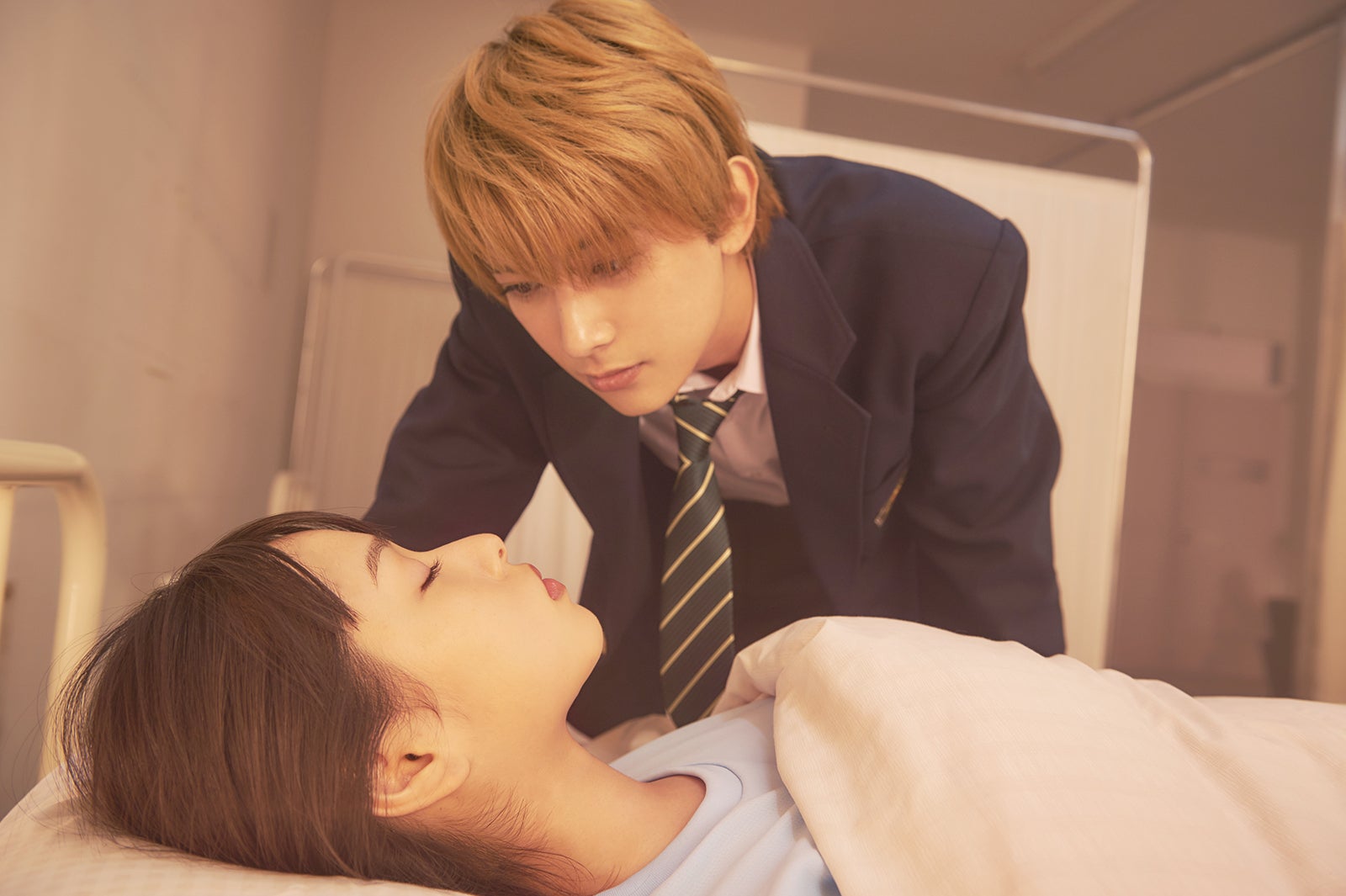 桜井日奈子、吉沢亮（C）吉住渉／集英社 （C）2018 映画「ママレード・ボーイ」製作委員会