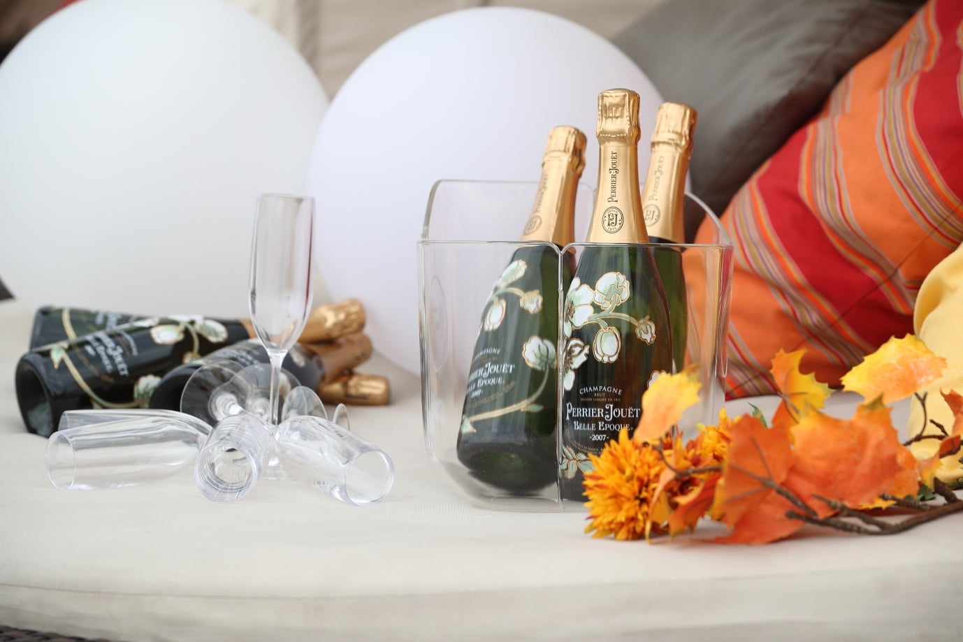 シャンパン付きハロウィンVIPシート［事前予約制］各30,000円／画像提供：ラスイート