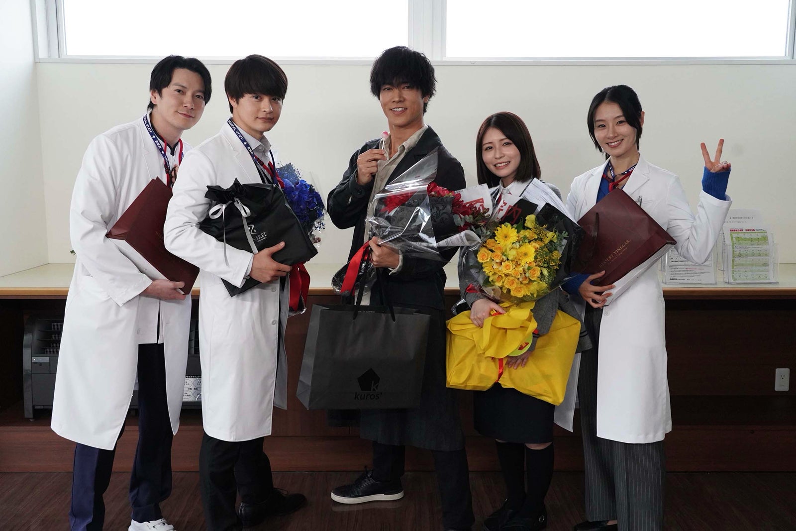 桐谷健太、瀬戸康史らと「院内警察」クランクアップ「自分の人生をより好きになれました」