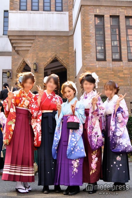 近藤あや(中央)