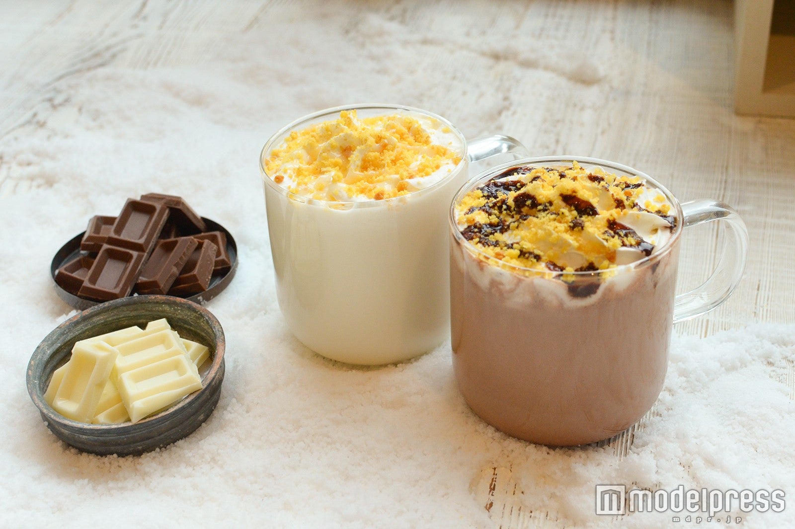 （画像左から）ホワイト チョコラティ バナナ ココ／チョコラティ バナナ ココ（C）モデルプレス