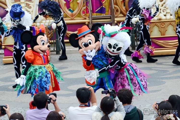 画像50 51 ディズニーシー 新プログラムでミッキー ミニーが華麗な衣装チェンジ披露 写真特集 モデルプレス