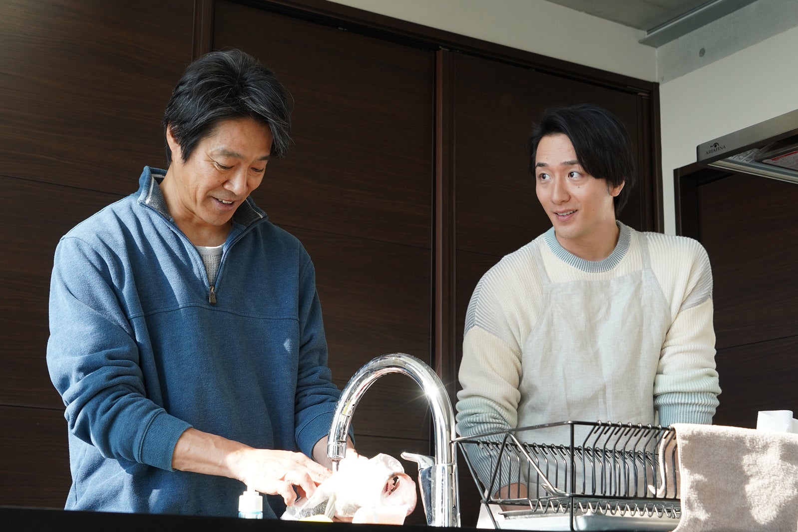 堤真一、大貫勇輔「ファーストペンギン！」第9話より（C）日本テレビ