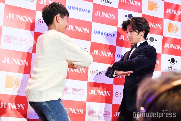 最後に一緒にスクワットした渡邉多緒と武田真治 (C)モデルプレス