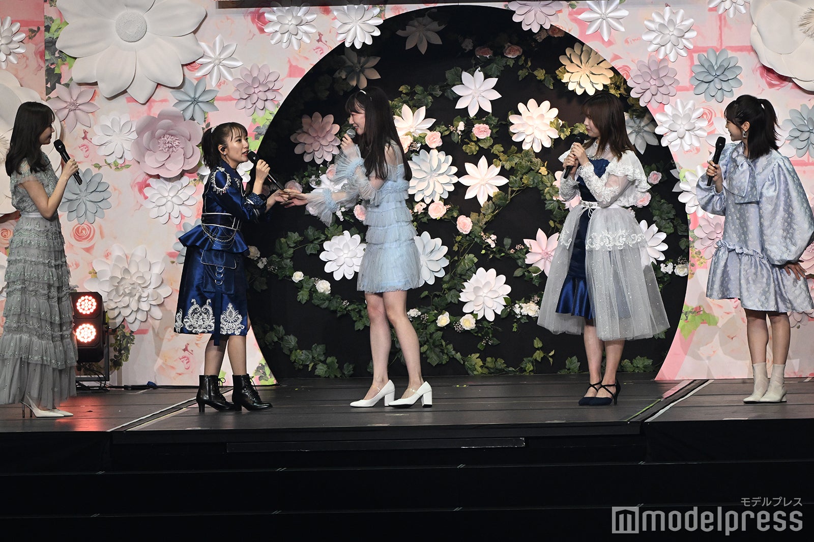 AKB48 倉持明日香 柏木由紀 高橋みなみ 直筆サイン入りクリアファイル 当選 2025年最新】倉持明日香 サインの人気アイテム - メルカリ