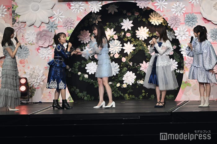 指原莉乃、高橋みなみ、柏木由紀、横山由依、峯岸みなみ(C)モデルプレス