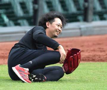 広島・鈴木 課題の左打者封じへ新球種「スローシンカー」習得だ 外角へ逃げる球種着目、試投を重ね「コントロールできている」