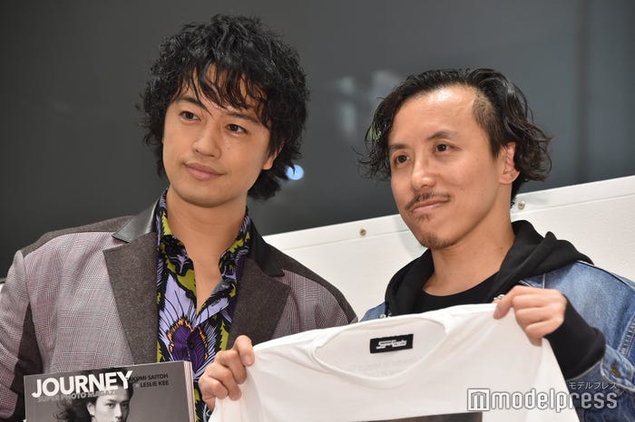 斎藤工、レスリー・キー氏(C)モデルプレス