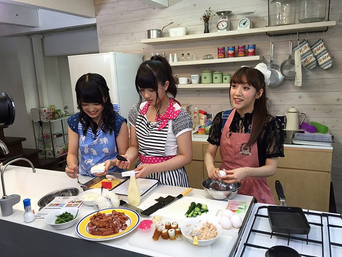 左から:向井地美音、大和田南那、高橋みなみ(C)関西テレビ