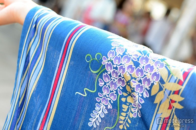 浴衣に隠れミッキー（女性）