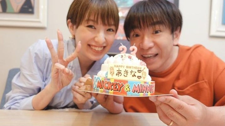 南明奈、夫・濱口優からバースデーサプライズ「幸せそう」「お似合いすぎる」の声