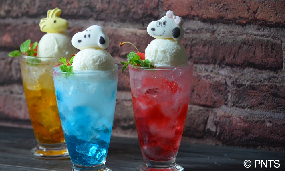 スヌーピークリームソーダ（パイン）、ベル クリームソーダ（ベリー）、ウッドストック クリームソーダ（オレンジ）各748円税込（提供画像）