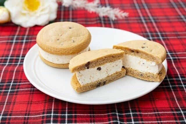 セブン-イレブン カントリーマアムアイスサンド セブン-イレブンのカントリーマアムアイスサンドのビジュアル