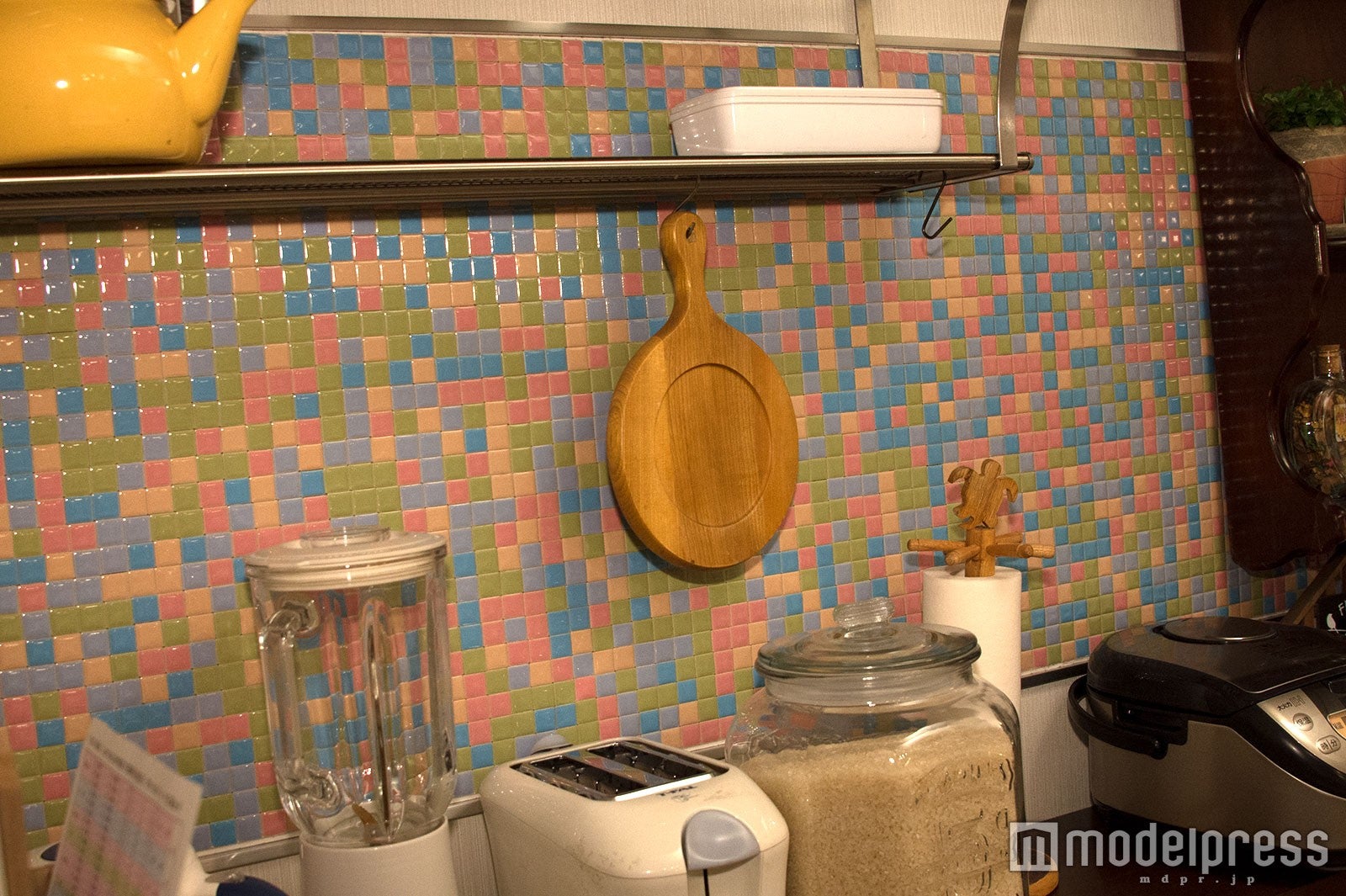 「タイルはお母さんが自分で貼ったという設定です」（武田さん） （C）モデルプレス