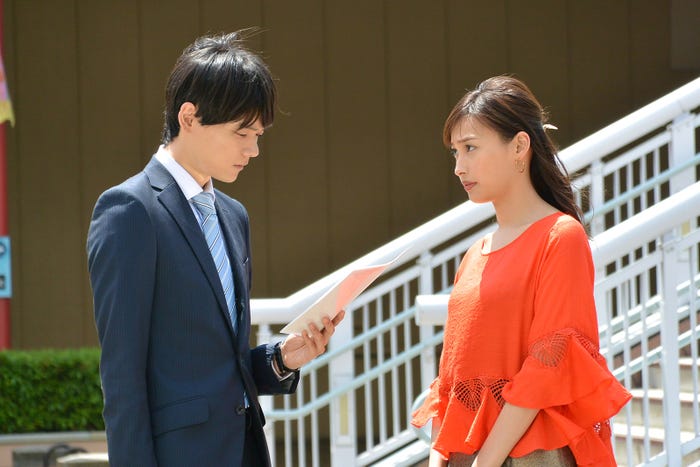 古川雄輝、大政絢/「ラブリラン」第9話より(C)読売テレビ