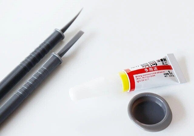 ダイソーの瞬間接着剤用スティックの仕様