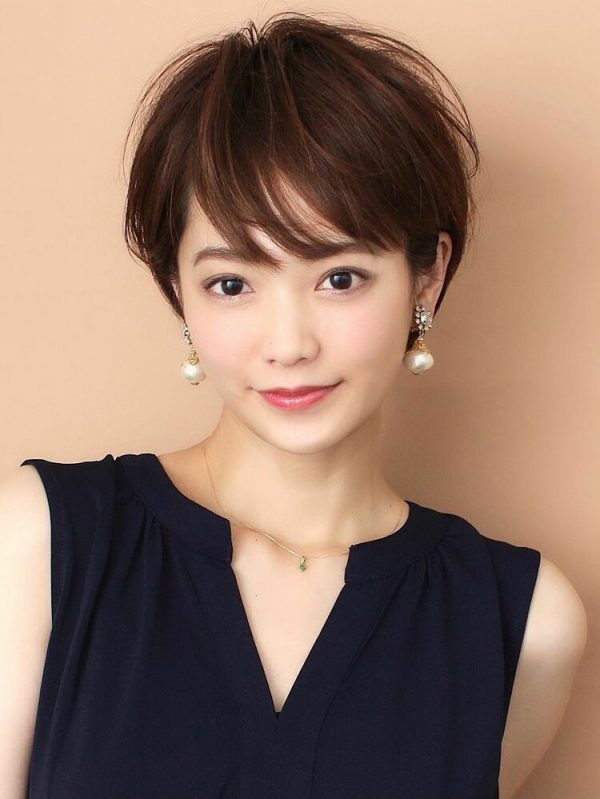 大人に似合うかっこいいショートボブ15選 女性の魅力を上げるおすすめの髪型 モデルプレス 大人に似合うかっこいいショートボブ15選 女性の魅力を上げるおすすめの髪型 モデルプレス