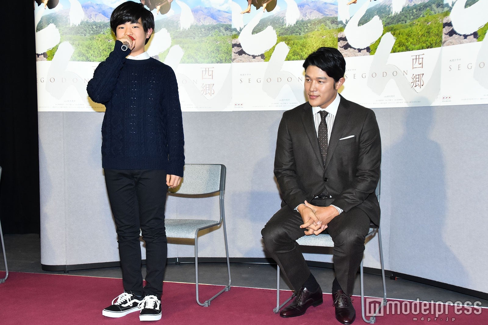 渡邊蒼、鈴木亮平 （C）モデルプレス