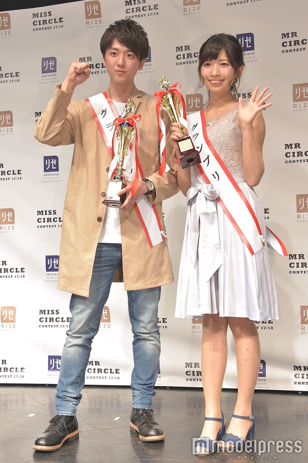 草地稜之さん、荒木沙織さん （C）モデルプレス