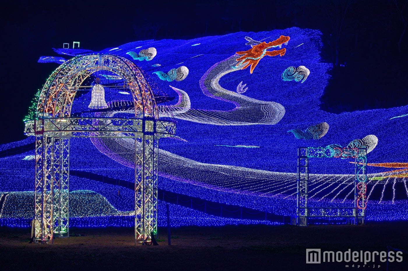 「世界最大の光の地上絵」にうっとり　LED160万球の夏イルミが凄い／画像提供：アパホテルズ＆リゾーツ