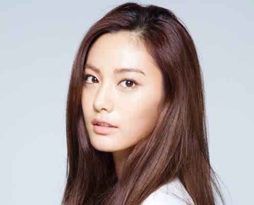 「世界で最も美しい顔100人」の美女が集結 ガッツポーズで歓喜