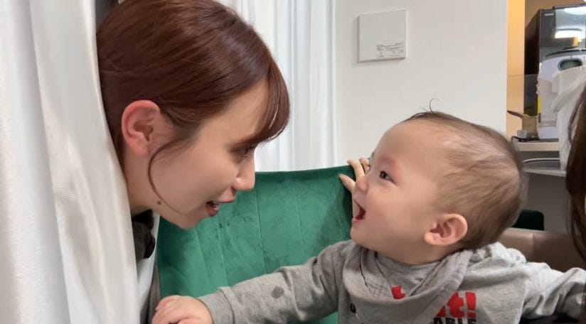 ワンオペ育児に駆けつけたみゆ。ミニぎしのあやし方が絶妙