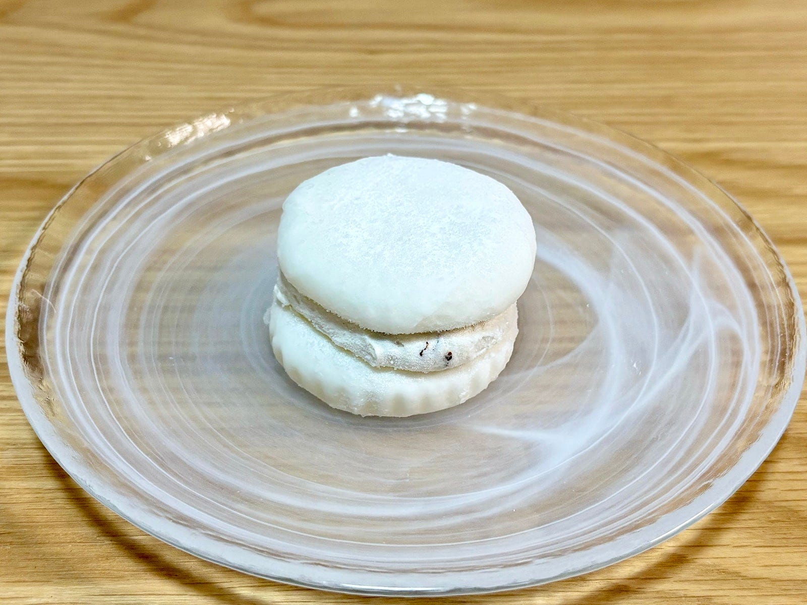 冷凍庫で保存するタイプのスイーツ。食べる前に解凍します