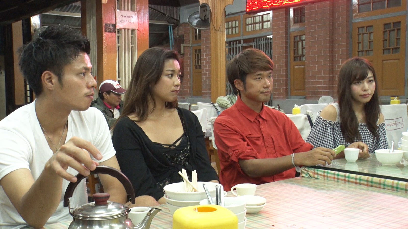 ウェディング、アスカ、ハト胸、ゆめちん／「あいのり：Asian Journey」第6話より（C）フジテレビ