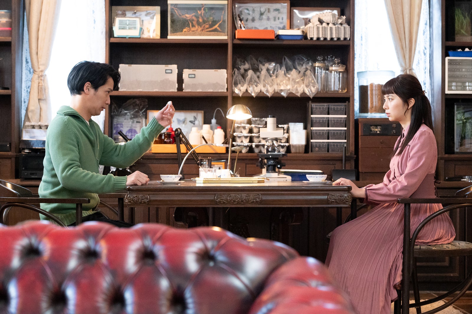 味方良介、上白石萌歌「警視庁アウトサイダー」第3話より（C）テレビ朝日