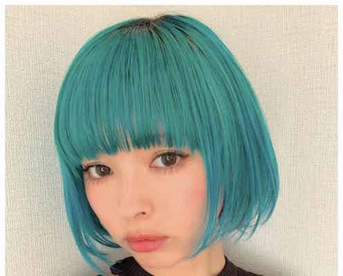 青髪の最上もが、セルフカラーの次はセルフカット “ぱっつん前髪”に絶賛の声