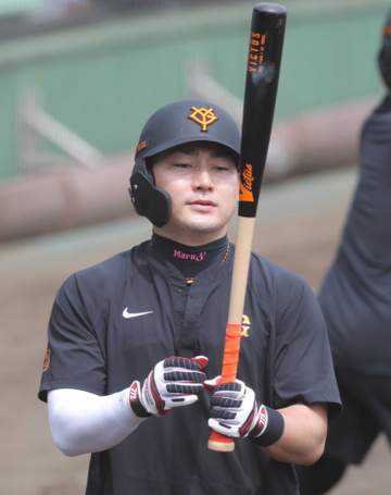 巨人 丸佳浩が「下手なことはできない」松井新監督就任で思い明かす「気持ちを新たにやんないといけない」幼少期のスターは「ずっと打ってる」