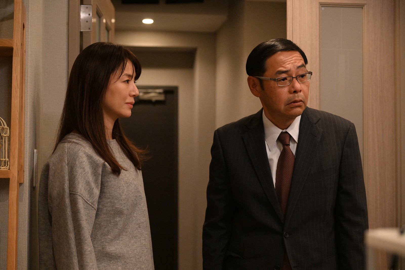 【新品ケース】 DVD 「罠の戦争」 全6巻 草彅剛 井川遥 杉野遥亮 小野花梨 Amazon.co.jp: 罠の戦争 DVD BOX(特典なし) [DVD] : 草彅 剛