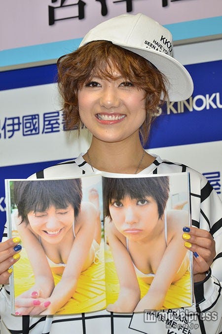 お気に入りの“谷間ショットをアピール