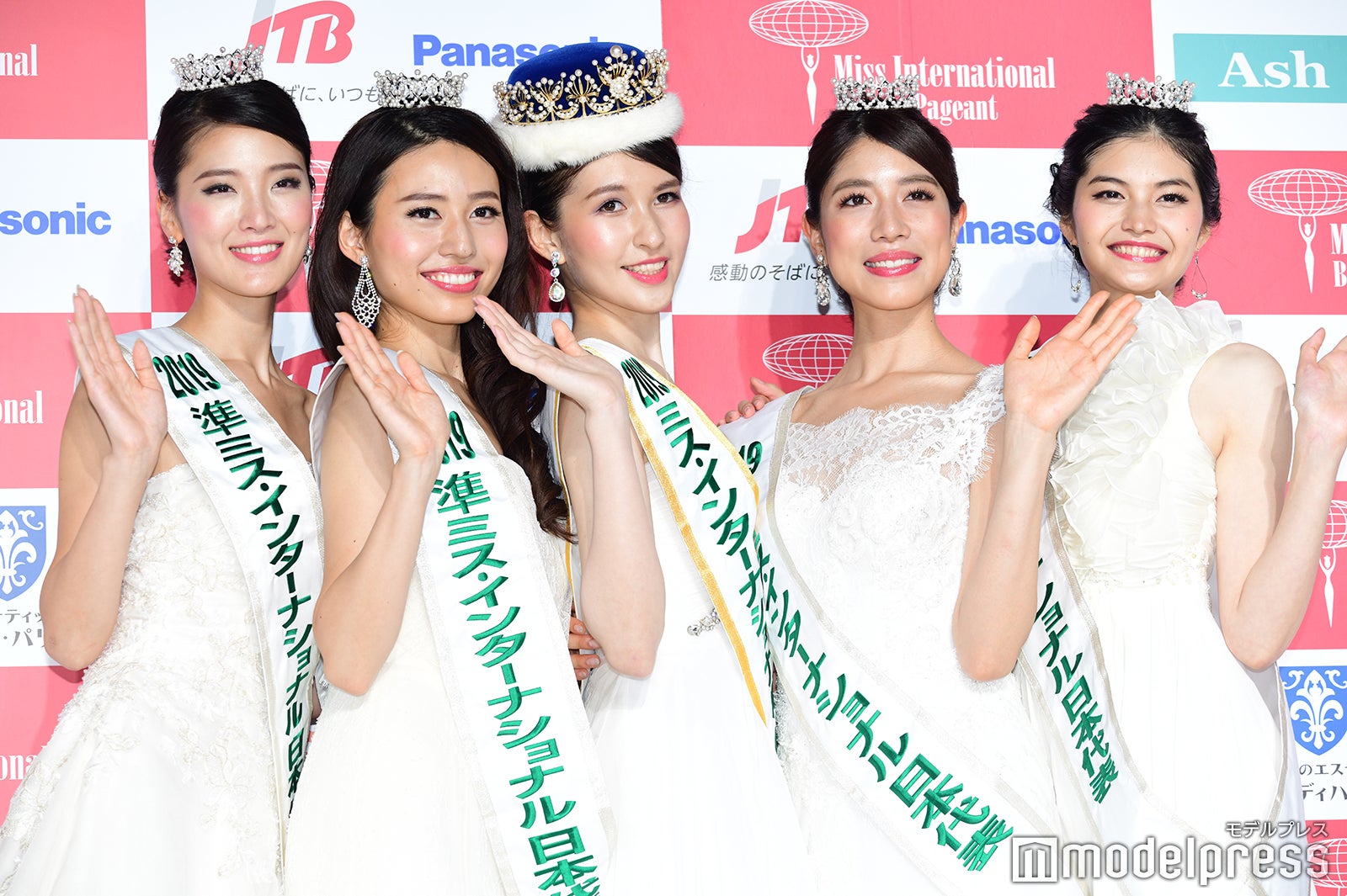 （左から）藤本美咲さん、文元麻由奈さん、岡田朋峰さん、寺西麻帆さん、田中蓉さん （C）モデルプレス