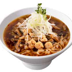 海老ときのこの台湾湯麺／画像提供：オアシスティーラウンジ