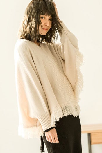 フリンジドルマンニットトップス「Re:EDIT by GALSTAR」3,498円（税込）／画像提供：Re:EDIT by GALSTAR