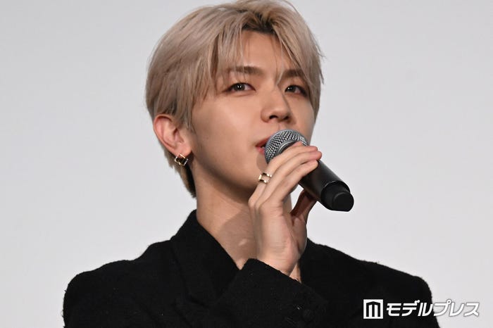 池崎理人の新たな一面を明かす高塚大夢(C)モデルプレス