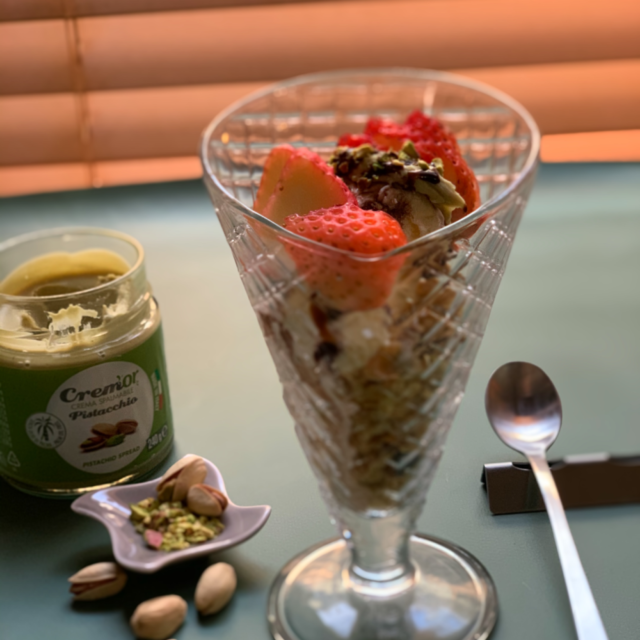 成城石井「ピスタチオスプレッド」パフェアレンジ