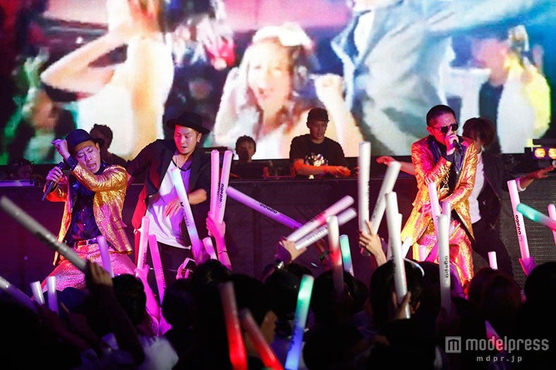 盛り上がる会場