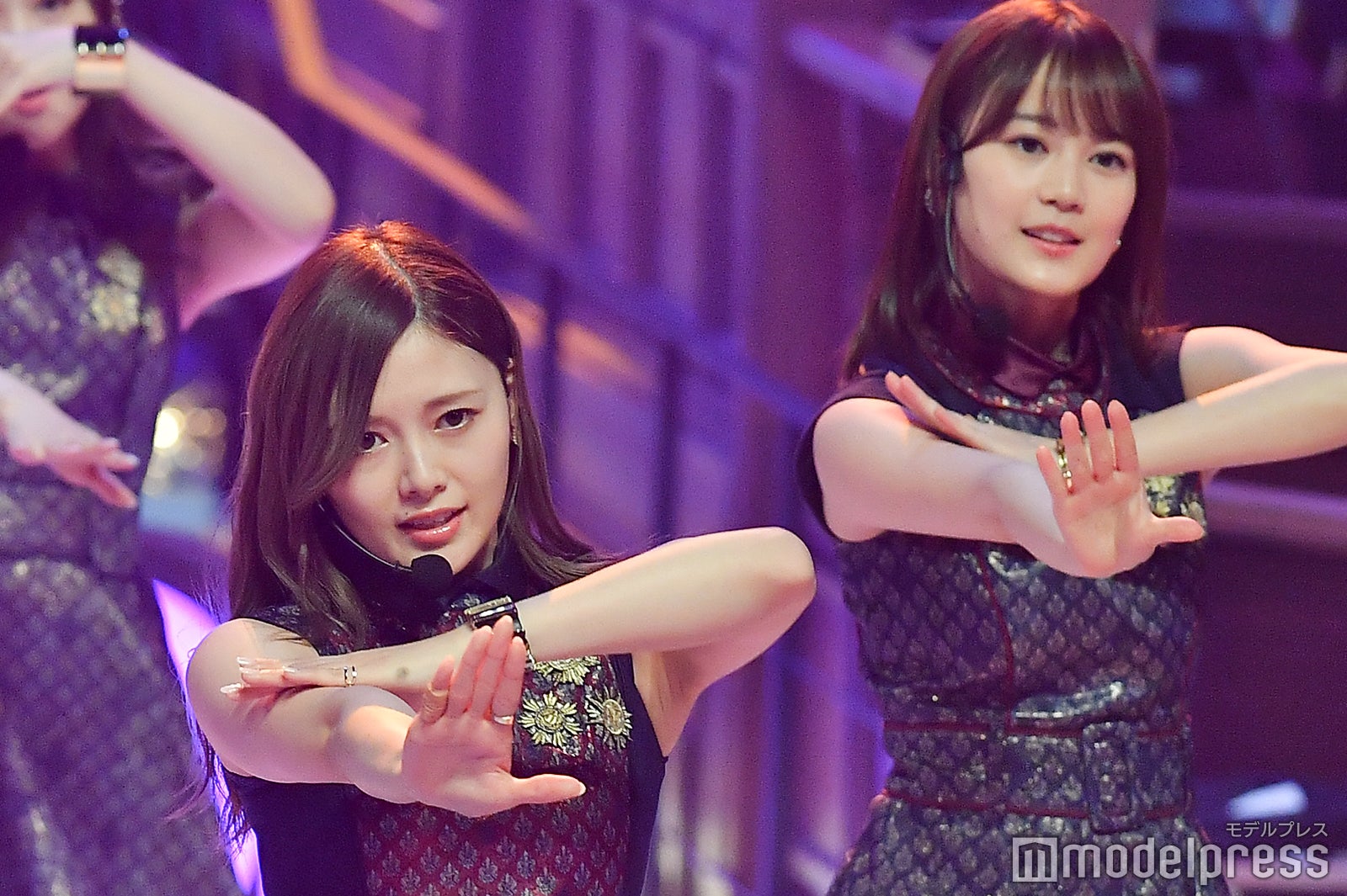 白石麻衣、生田絵梨花／乃木坂46（C）モデルプレス