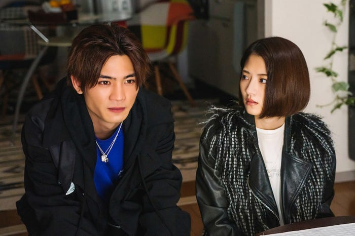 板垣瑞生、若月佑美(C)読売テレビ