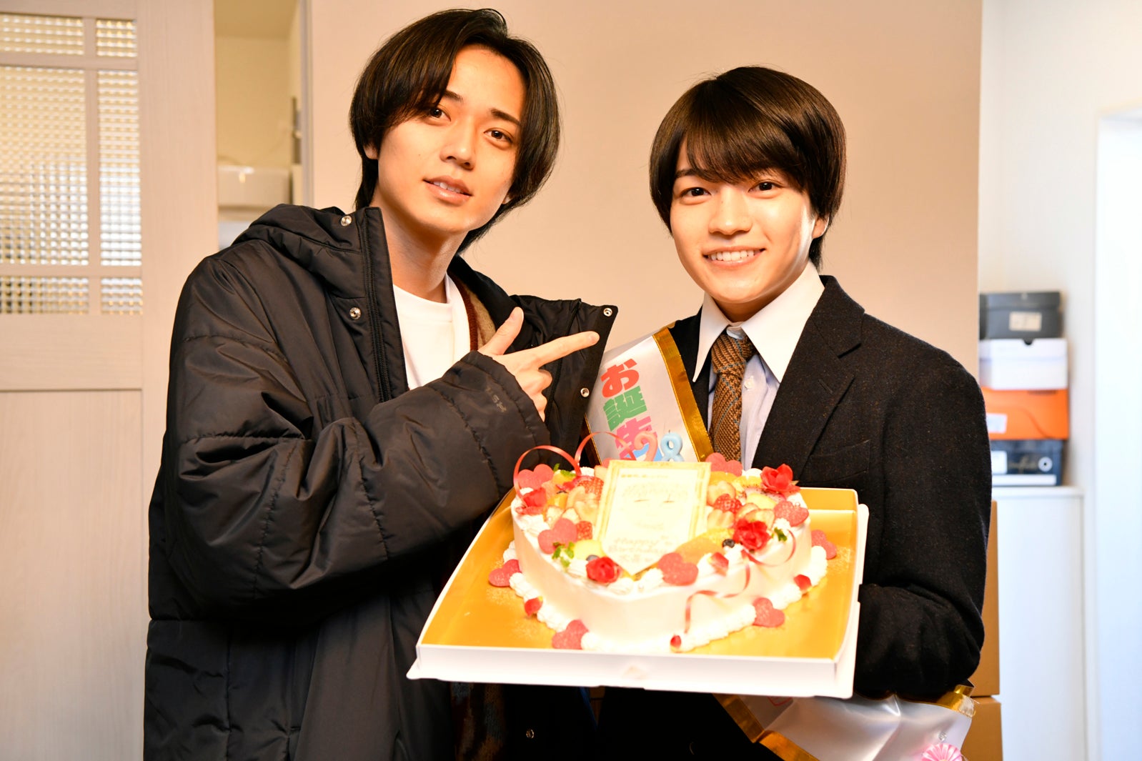 大人気新品をすべて キンプリ永瀬廉、なにわ男子・西畑大吾へバースデーサプライズ お絵かき・ねんど・シール