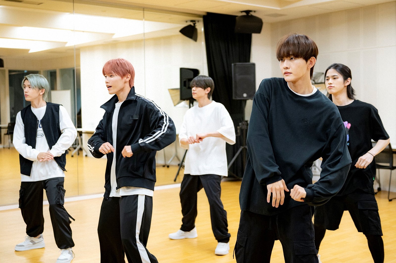 （前列左から）高塚大夢、木村柾哉、田島将吾（後列左から）藤牧京介、松田迅「君の花になる」第7話より（C）TBS